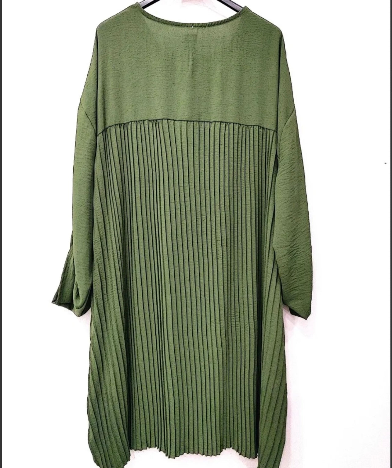 Robe grande taille dos plissé