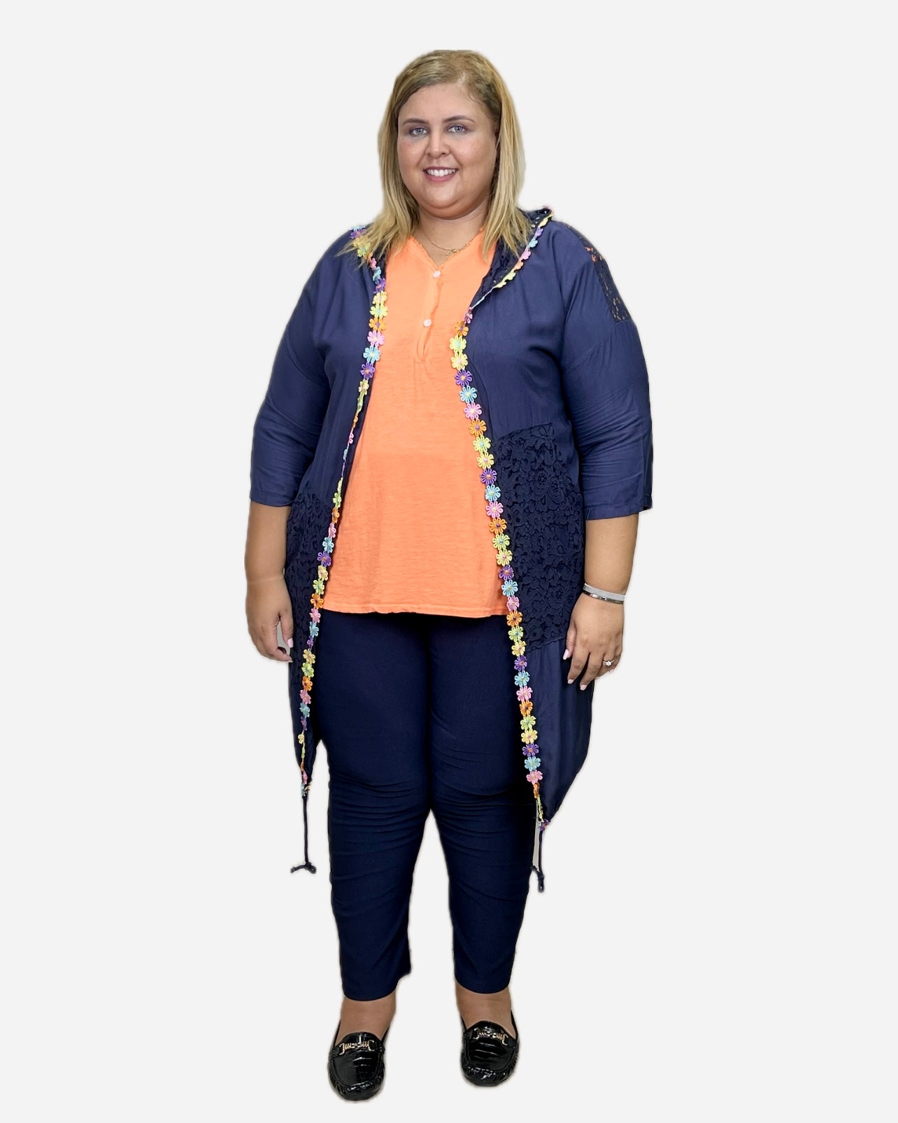 Gilet fleurs brodées et dentelle